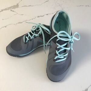 NB New Balance Minimus Women’s 7.5 Grey walking / Running Shoe